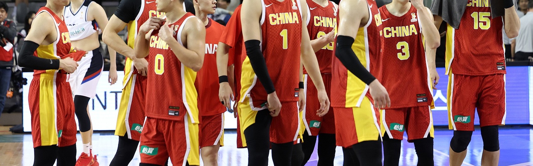 开云体育入口-周琦：上半场我们每个人投两三个太平均 一直不投偶尔投2个也不行