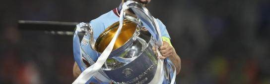 开云体育网址-巴萨又开始表演了：欧冠小组出局队签下三冠王队长