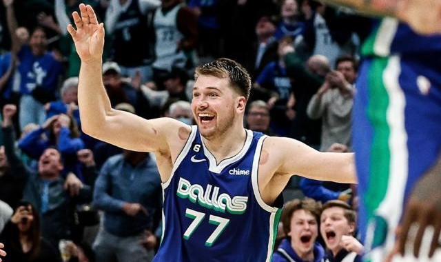 开云体育官网-【夜读】今晚东契奇住在汉堡里都行！！！